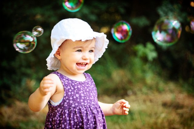 Portrait-enfant-bulles.JPG - Photographe de famille, enfants, nouveau-nÃ© et bÃ©bÃ© sur Lyon - Saint-Ã©tienne - Roanne