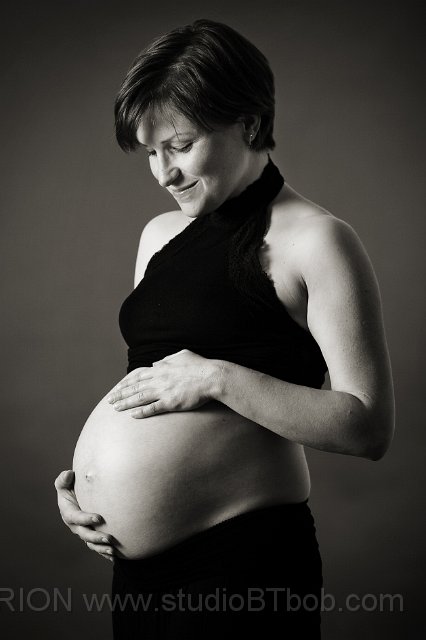 Karine_006nbret.jpg - Photo de grossesse, femme enceinte sur Lyon - Saint-etienne (Loire et Rhône)