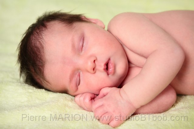 Portrait-photo-naissance-bebe.JPG - Photographe de nouveau-ne Lyon, Saint-etienne, Rive de Gier