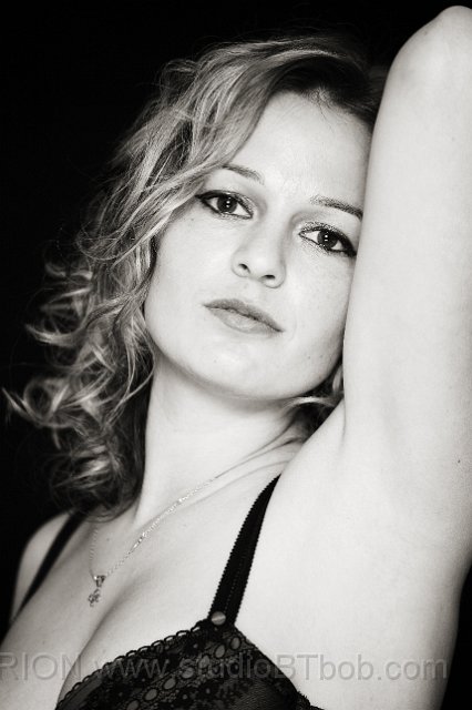 Photographe-portrait-femme.JPG - Photographe de book, shooting photo, seance photo boudoir glamour en studio sur Lyon - Saint-etienne