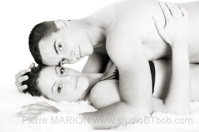 Couple-glamour.JPG - Photos de couple glamour sexy en studio par un photographe Lyon - Saint-étienne