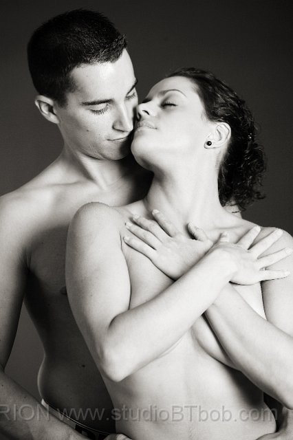 Couple-nu.JPG - Photos de couple sexy en studio entre Lyon et Saint-étienne par le photographe Pierre Marion