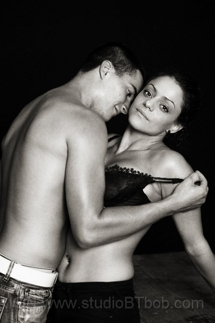 Couple-sexy.JPG - Photographe pour photos de couple en studio sur Lyon - Saint-étienne