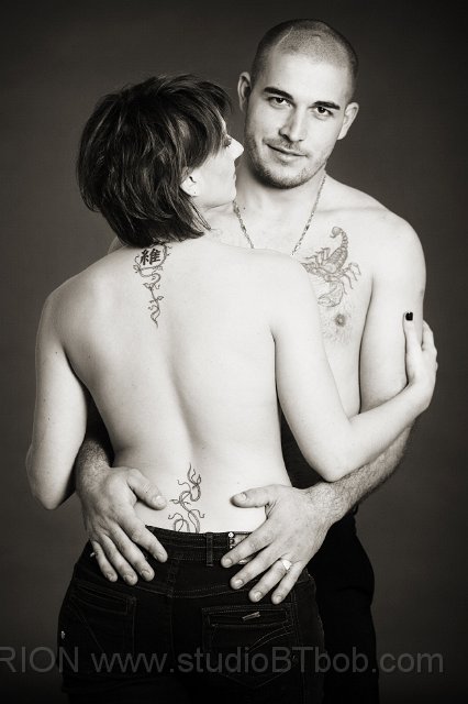 Laurent_235nb.JPG - Photo de couple sexy/Glamour en studio en Rhône-Alpes : Lyon - Saint-étienne.