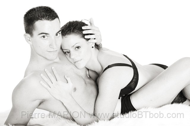 Photos-couple-sexy.JPG - Photo de couple sexy et glamour en studio sur Lyon - Saint-étienne