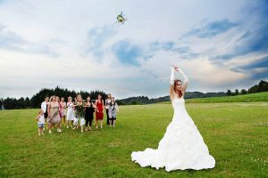 Lancer de bouquet mariage