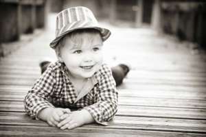 Portrait d'enfant noir et blanc
