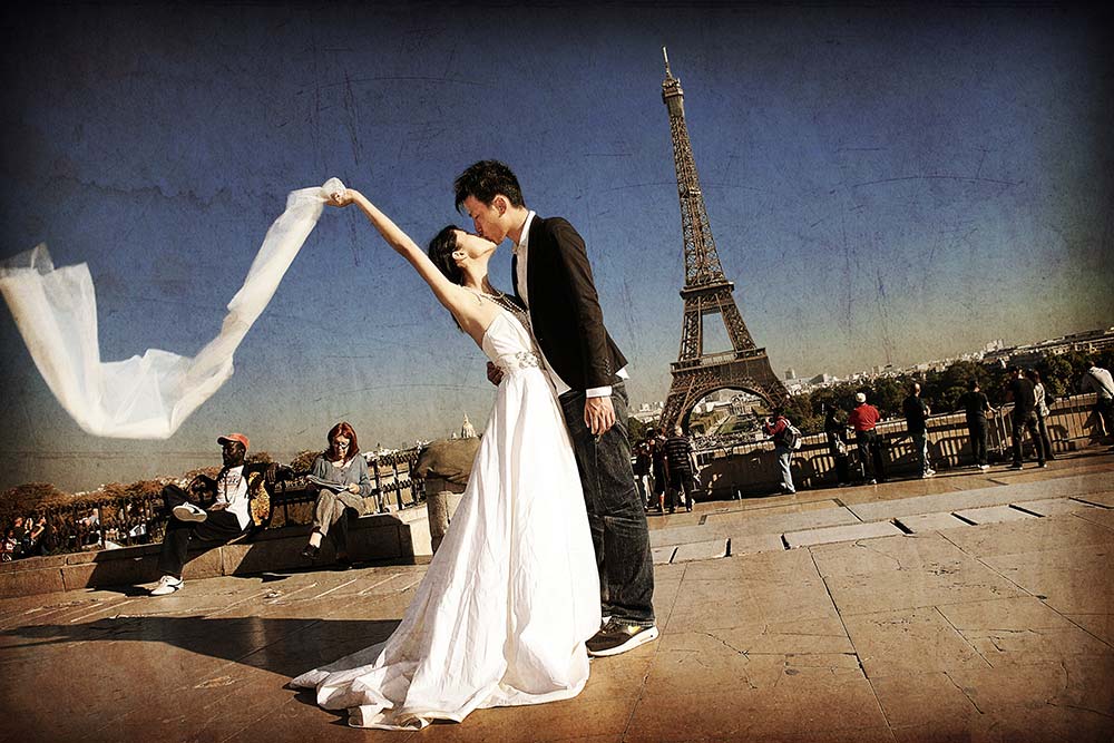 Wedding photographer in Paris